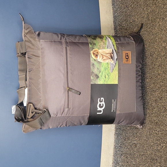 UGG Handbags - NWT UGG Australia Wanderlust Outdoor Blanket Charcoal